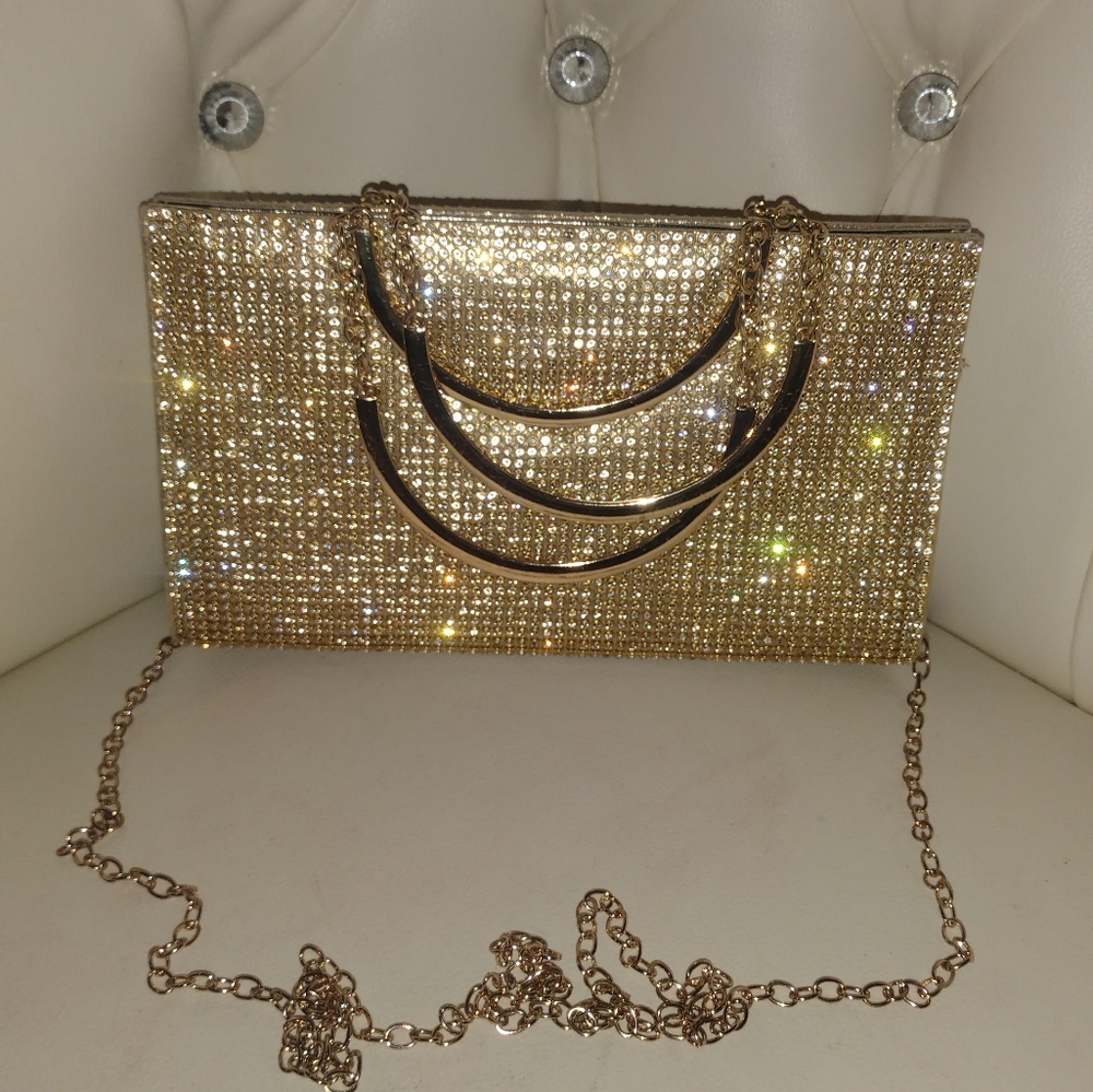 ELEGANTLY DAZZLING BELLA COLLECTION UNIQUE GOLD RHINESTONE CLUTCH W/CHAIN STRAP